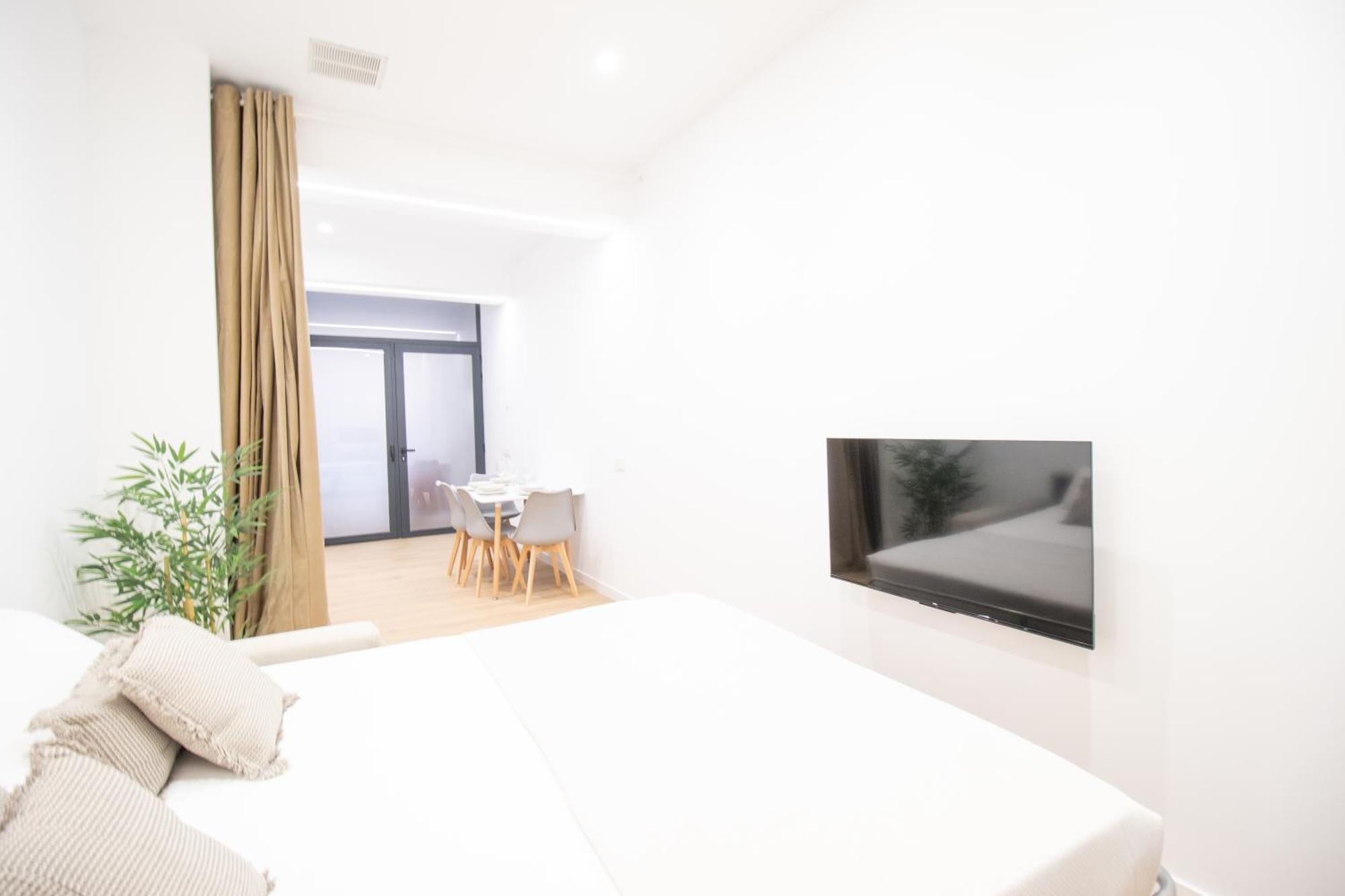 Bedtime Suites By Concept Flats บาเลนเซีย ภายนอก รูปภาพ
