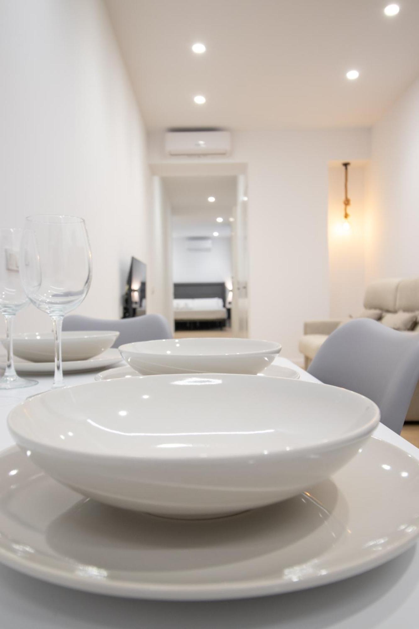 Bedtime Suites By Concept Flats บาเลนเซีย ภายนอก รูปภาพ