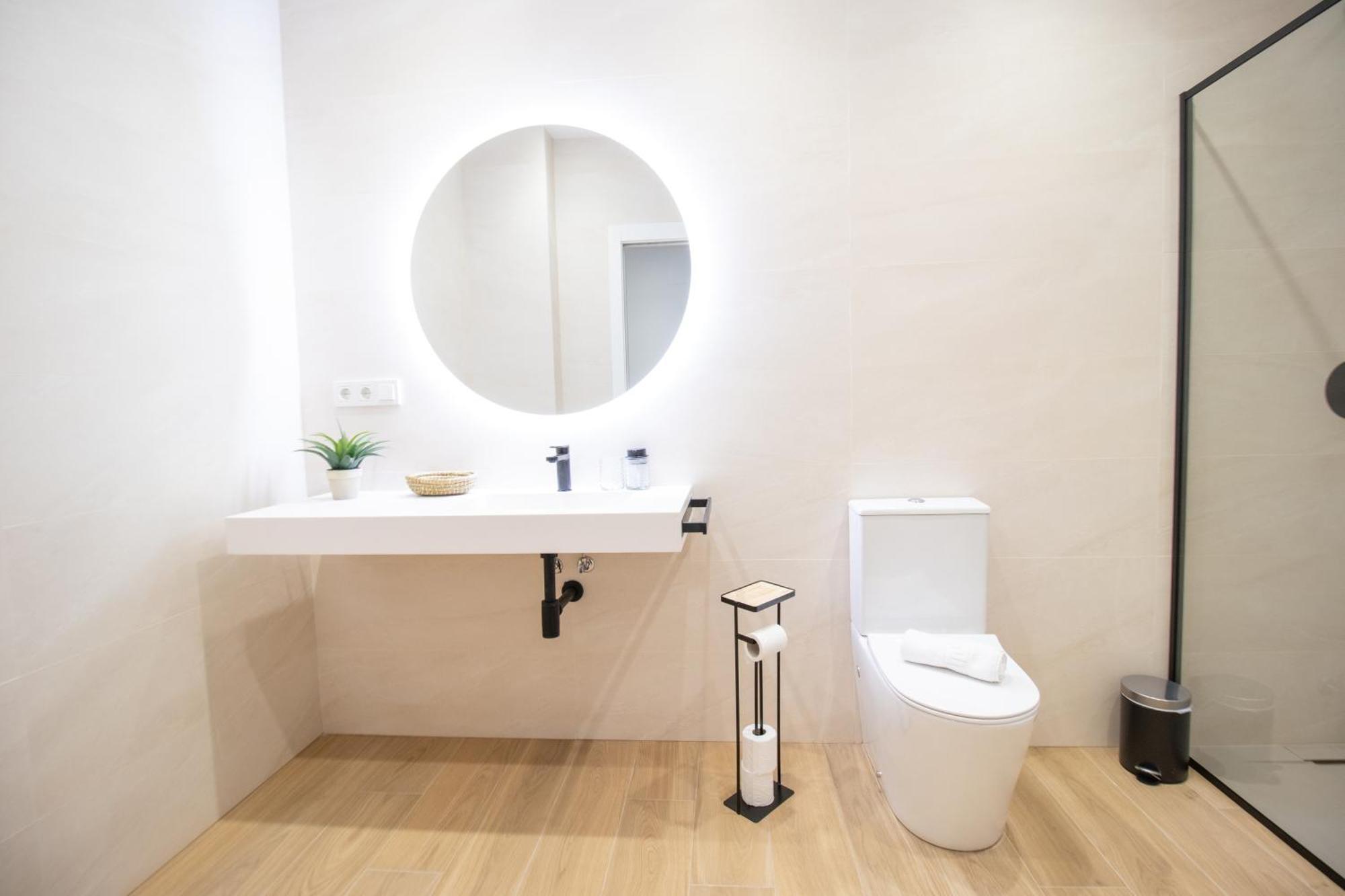 Bedtime Suites By Concept Flats บาเลนเซีย ภายนอก รูปภาพ