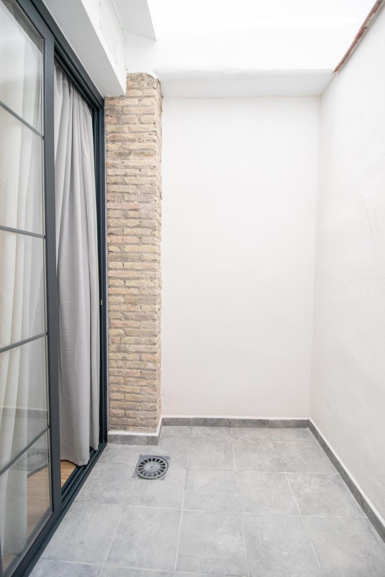 Bedtime Suites By Concept Flats บาเลนเซีย ภายนอก รูปภาพ