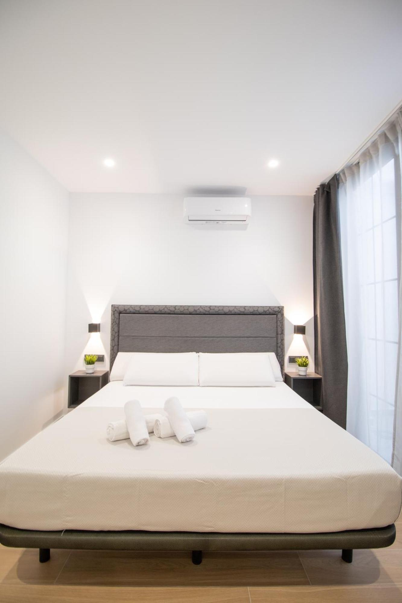 Bedtime Suites By Concept Flats บาเลนเซีย ภายนอก รูปภาพ