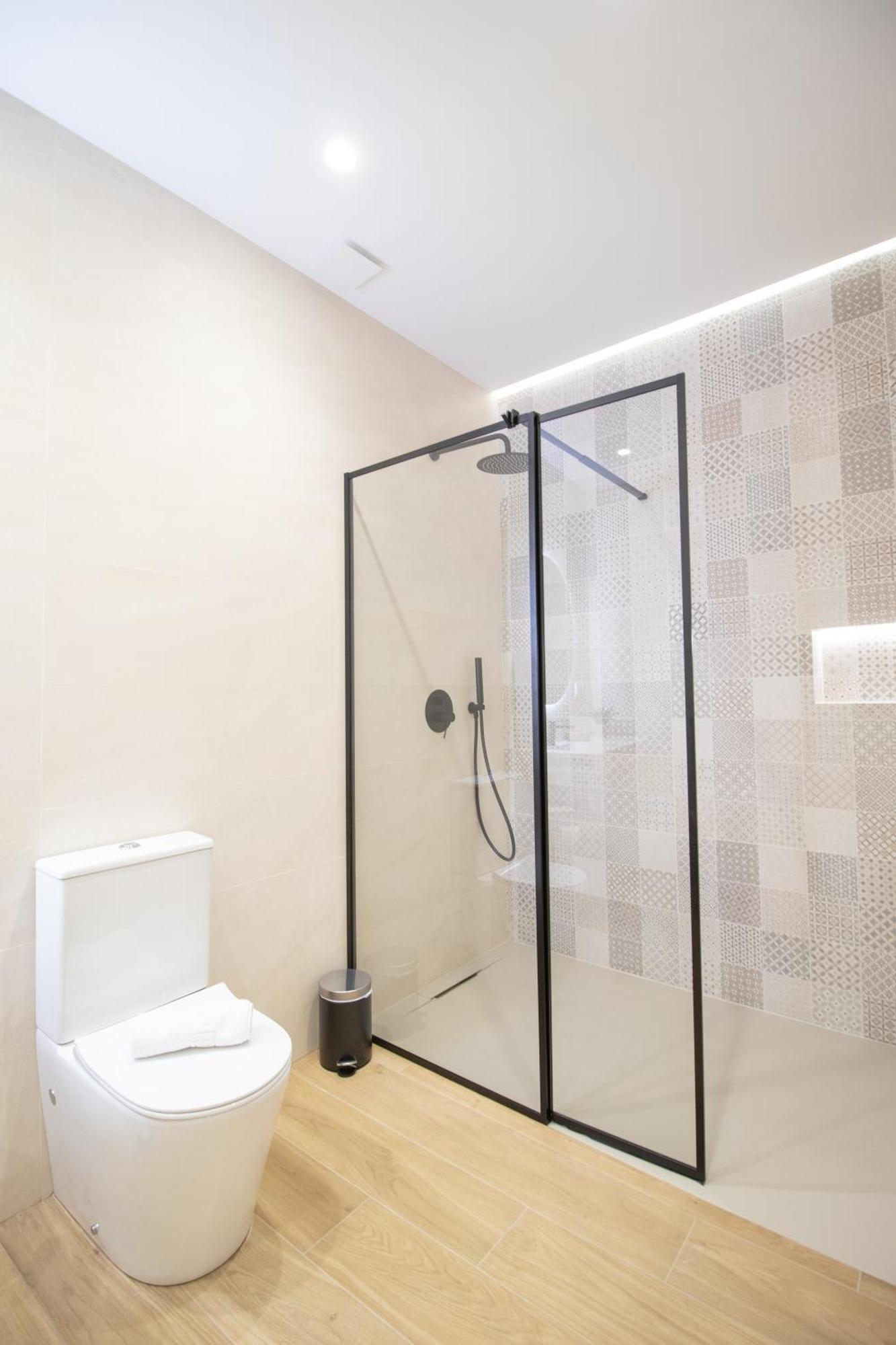Bedtime Suites By Concept Flats บาเลนเซีย ภายนอก รูปภาพ