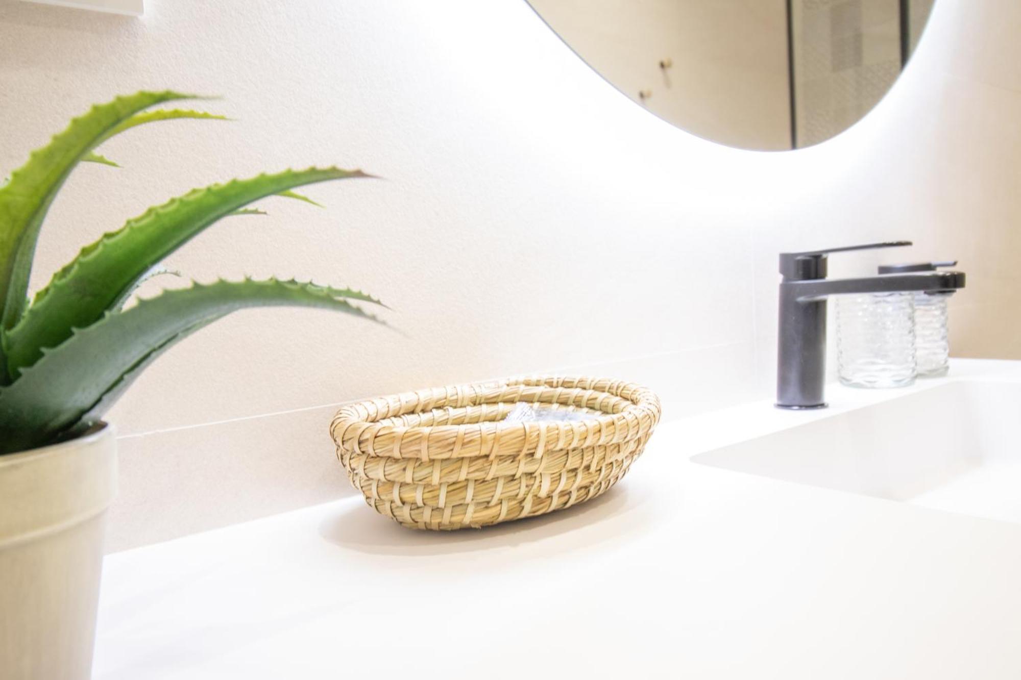 Bedtime Suites By Concept Flats บาเลนเซีย ภายนอก รูปภาพ