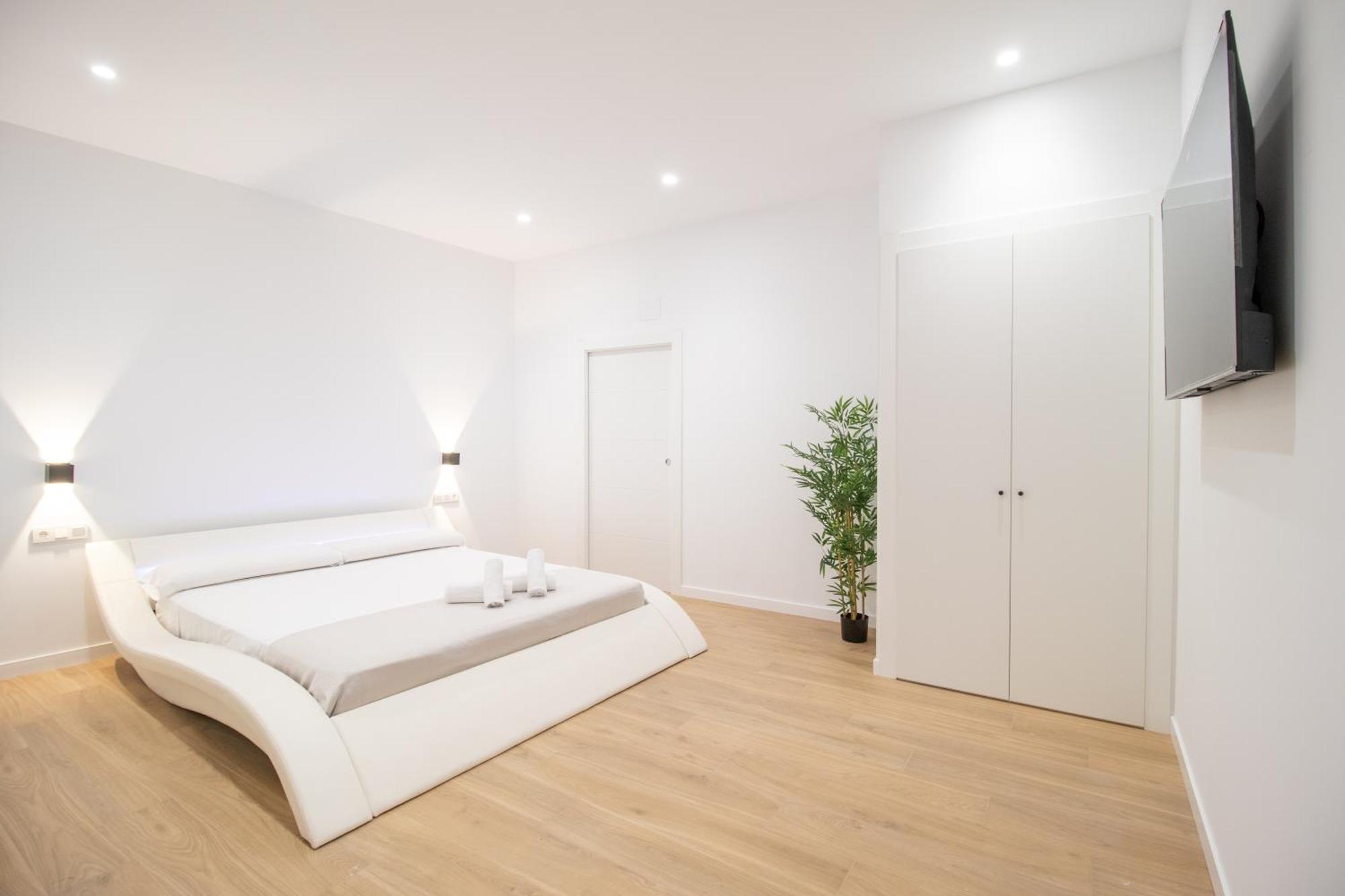 Bedtime Suites By Concept Flats บาเลนเซีย ภายนอก รูปภาพ