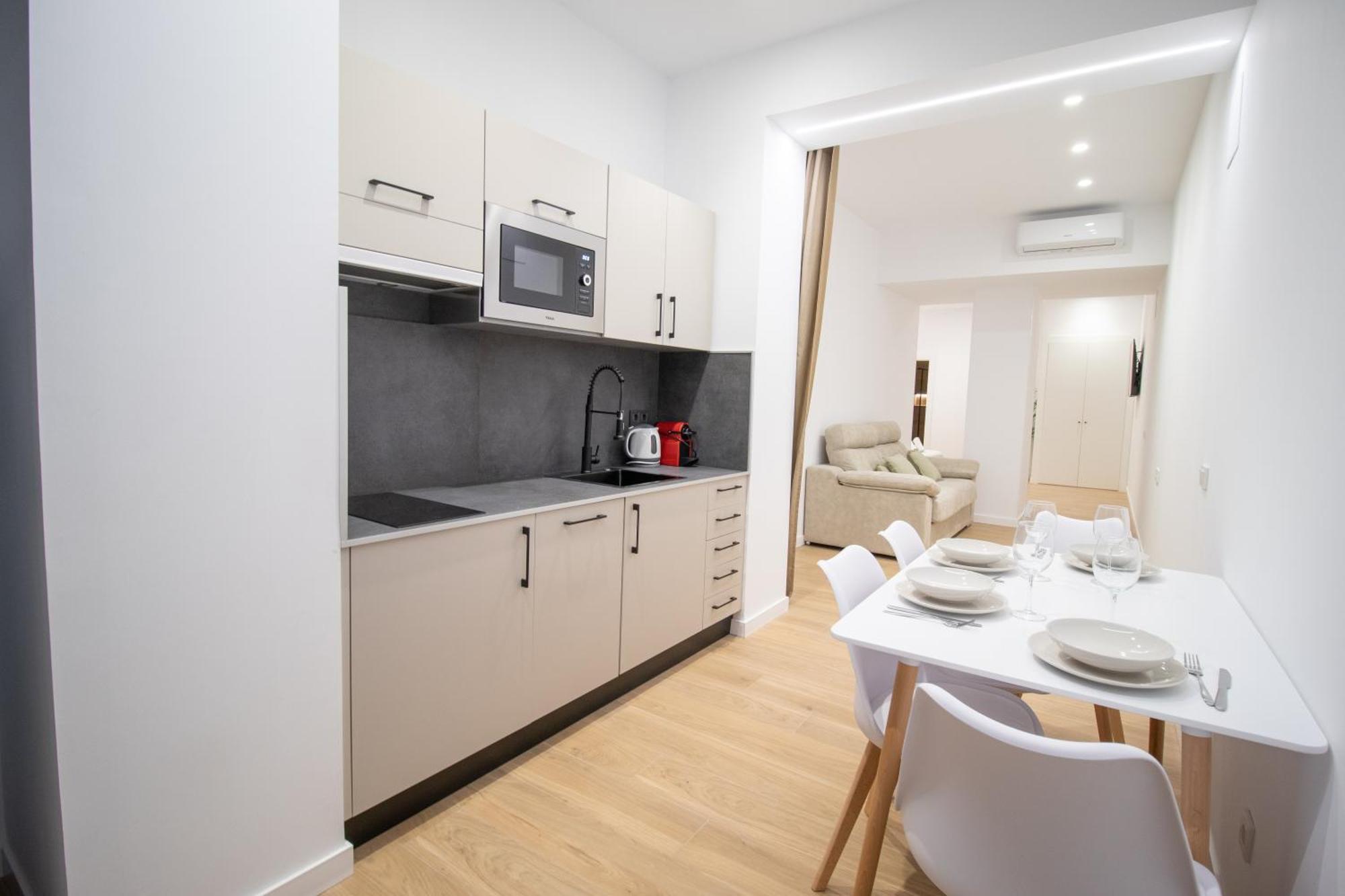 Bedtime Suites By Concept Flats บาเลนเซีย ภายนอก รูปภาพ