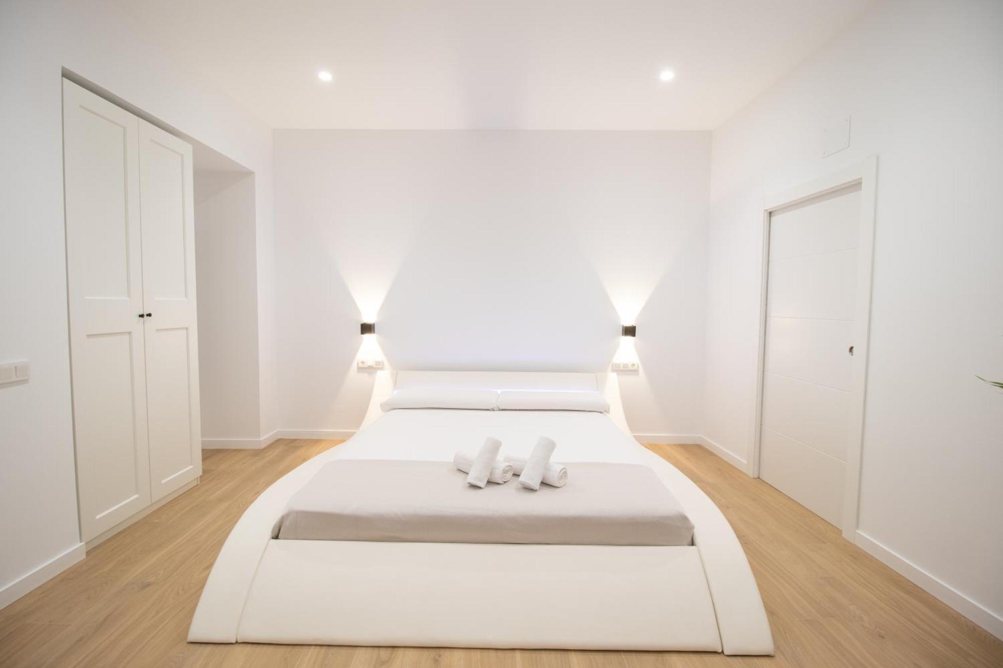 Bedtime Suites By Concept Flats บาเลนเซีย ภายนอก รูปภาพ