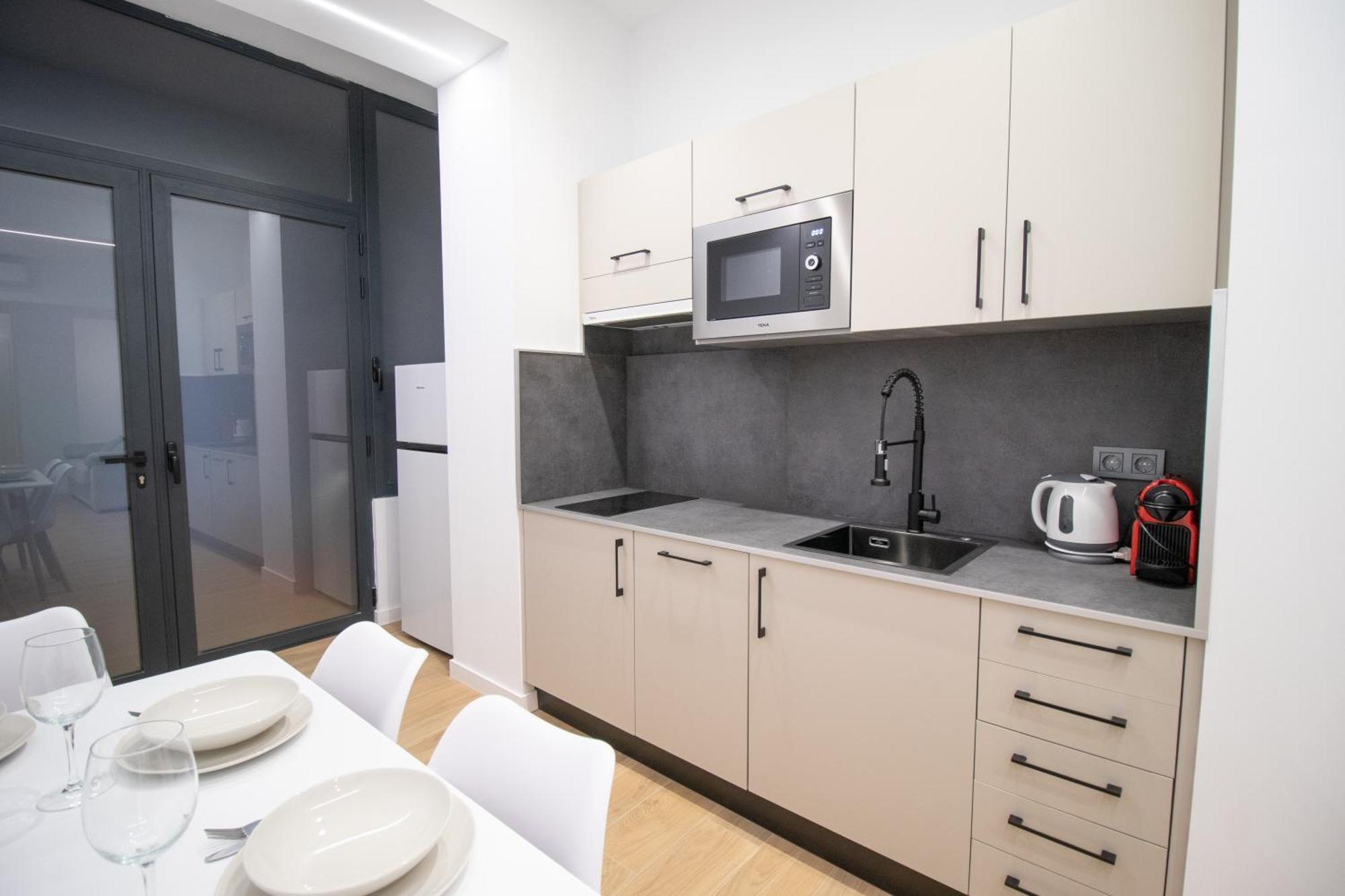 Bedtime Suites By Concept Flats บาเลนเซีย ภายนอก รูปภาพ