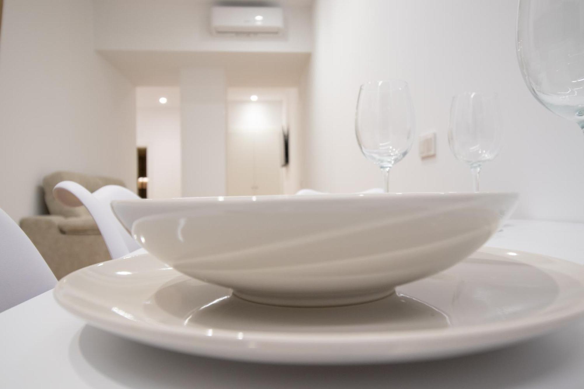 Bedtime Suites By Concept Flats บาเลนเซีย ภายนอก รูปภาพ