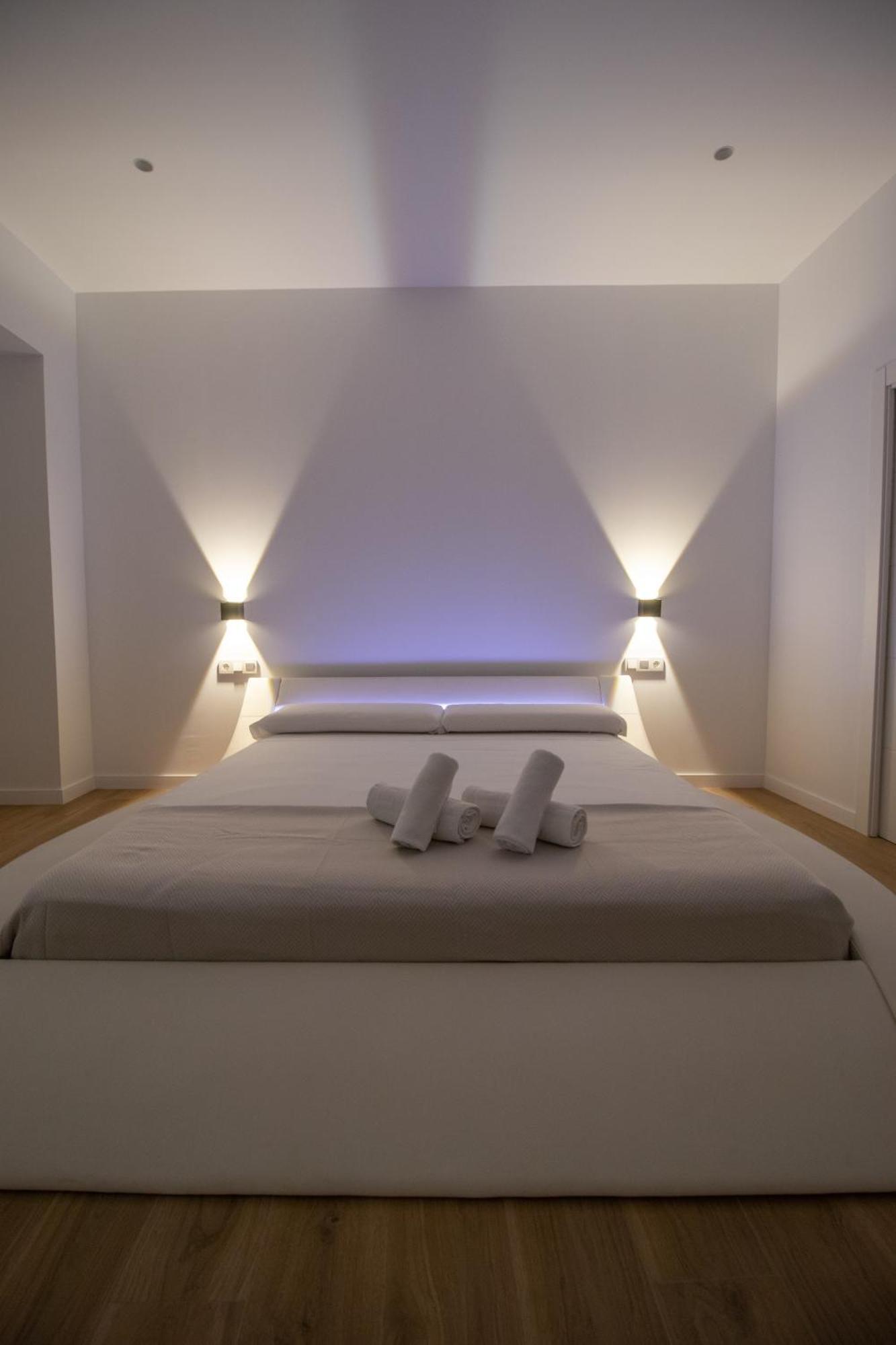 Bedtime Suites By Concept Flats บาเลนเซีย ภายนอก รูปภาพ