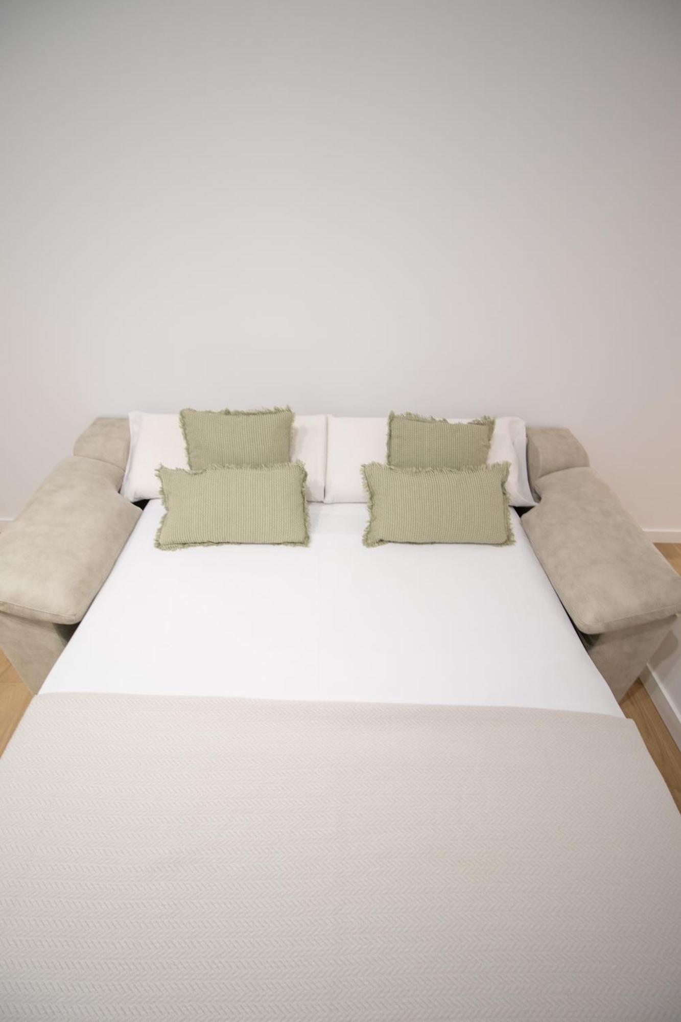 Bedtime Suites By Concept Flats บาเลนเซีย ภายนอก รูปภาพ