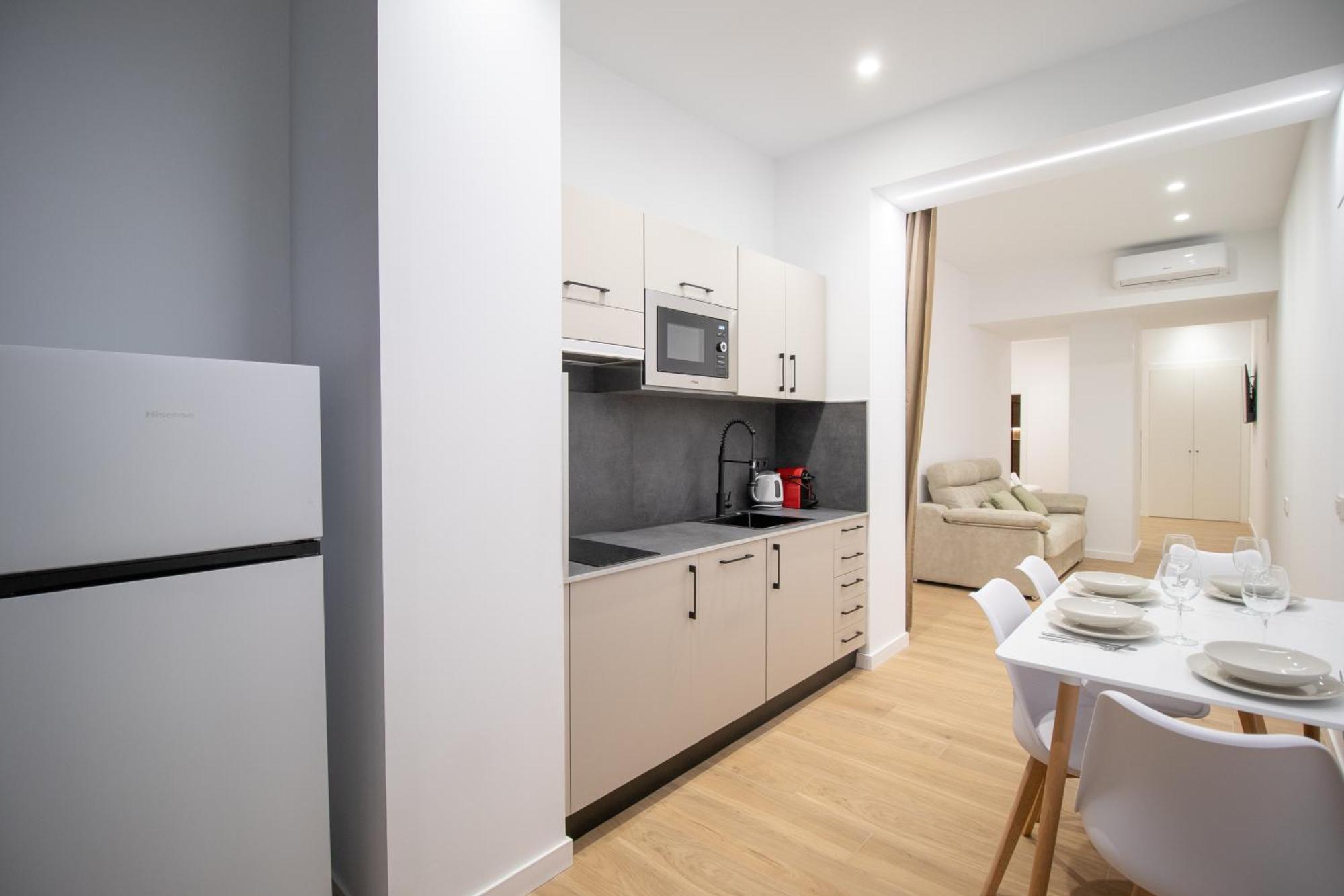 Bedtime Suites By Concept Flats บาเลนเซีย ภายนอก รูปภาพ